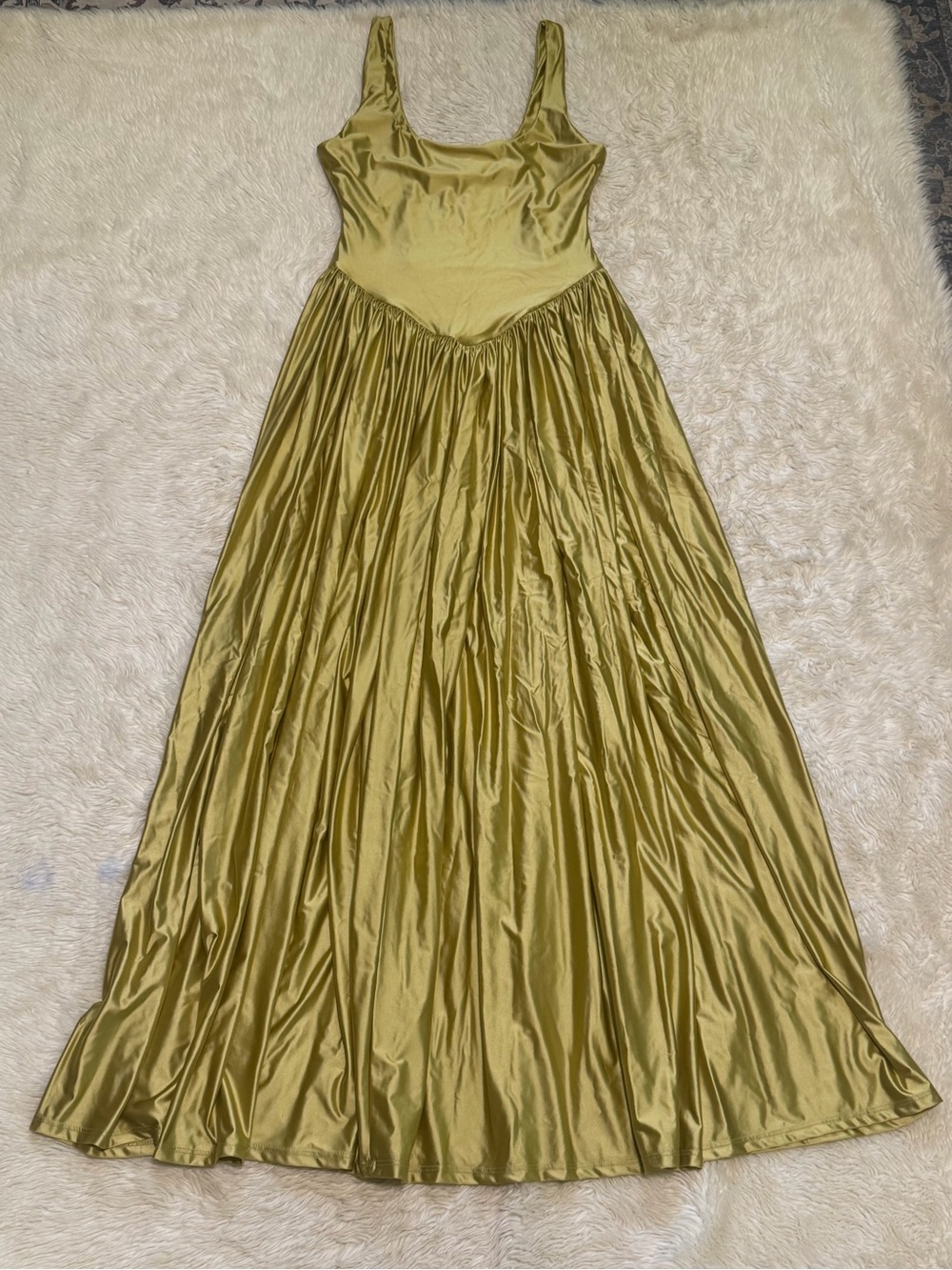 Sold out Flattering Olive Green Scoop Neck Pleated Maxi Dress - Picture 3 of 6